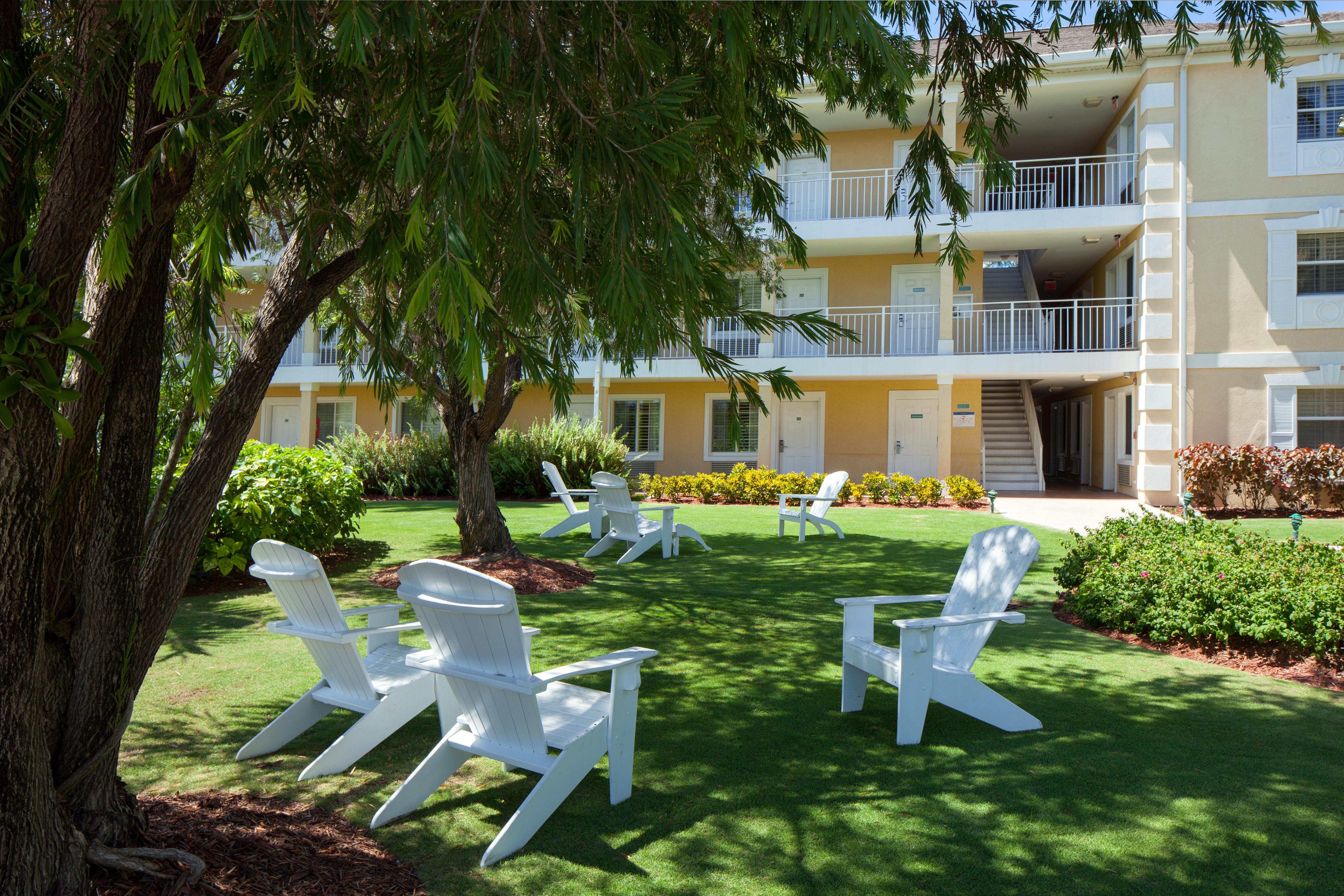 Sunshine Suites Resort West Bay Eksteriør billede