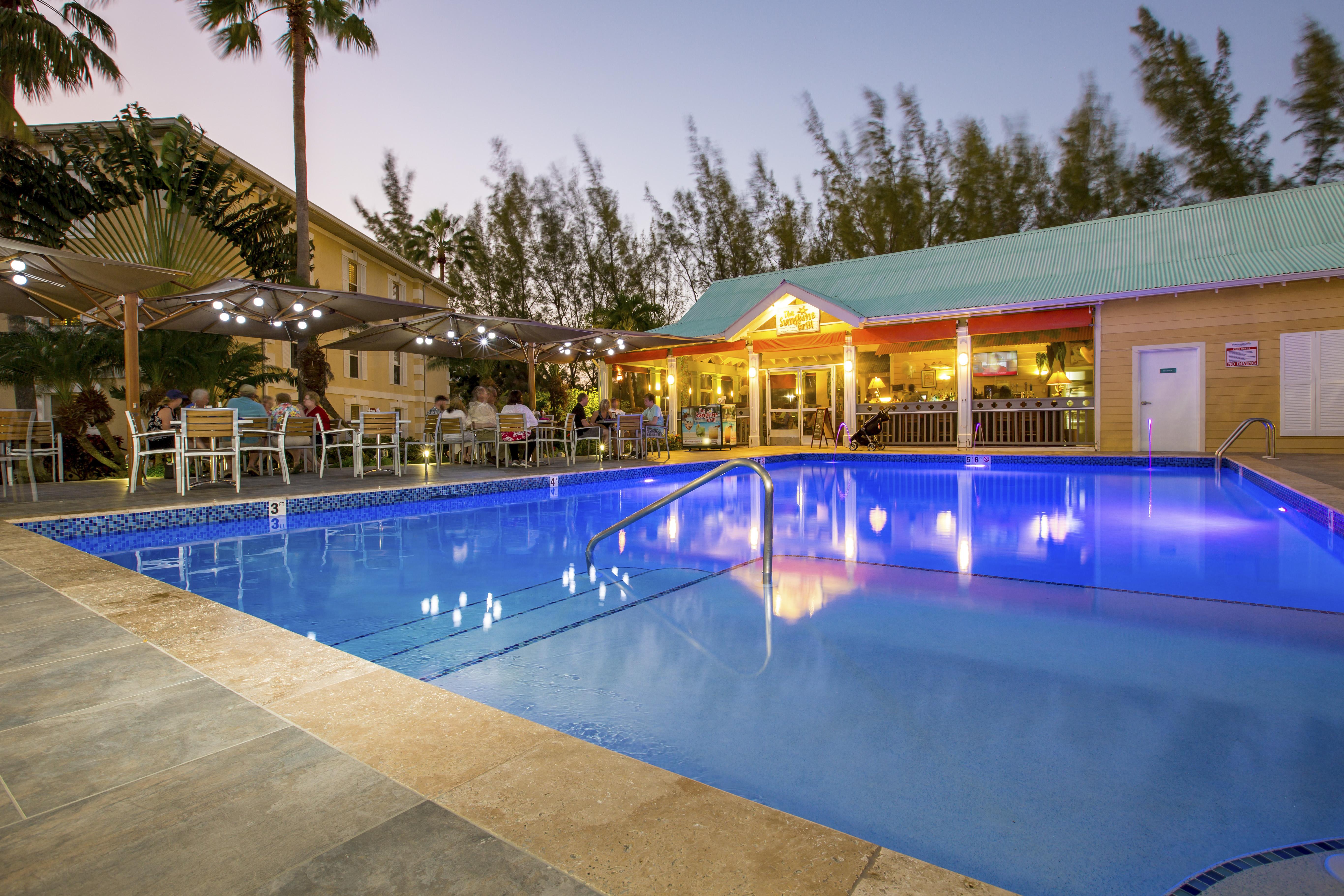 Sunshine Suites Resort West Bay Eksteriør billede