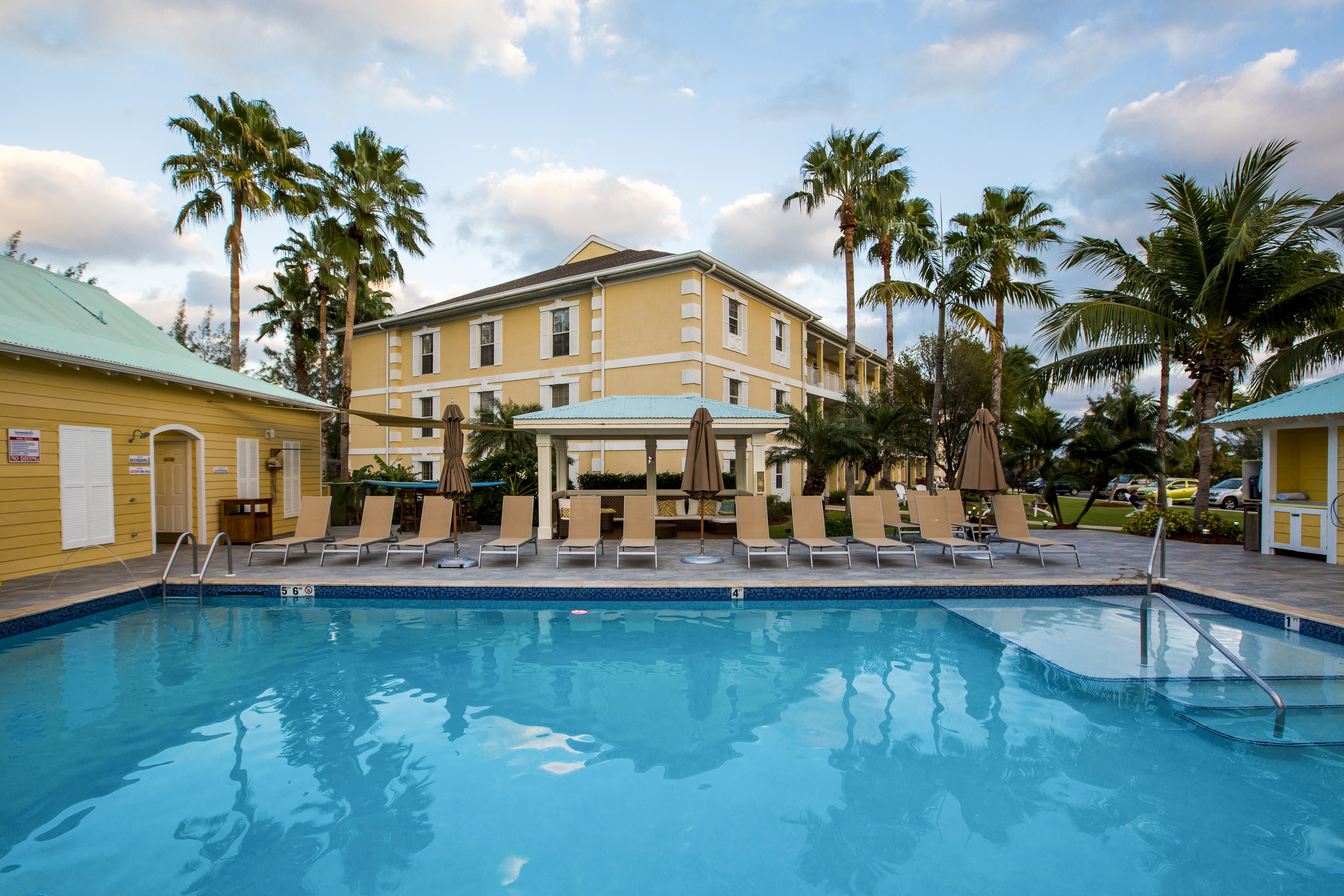 Sunshine Suites Resort West Bay Eksteriør billede