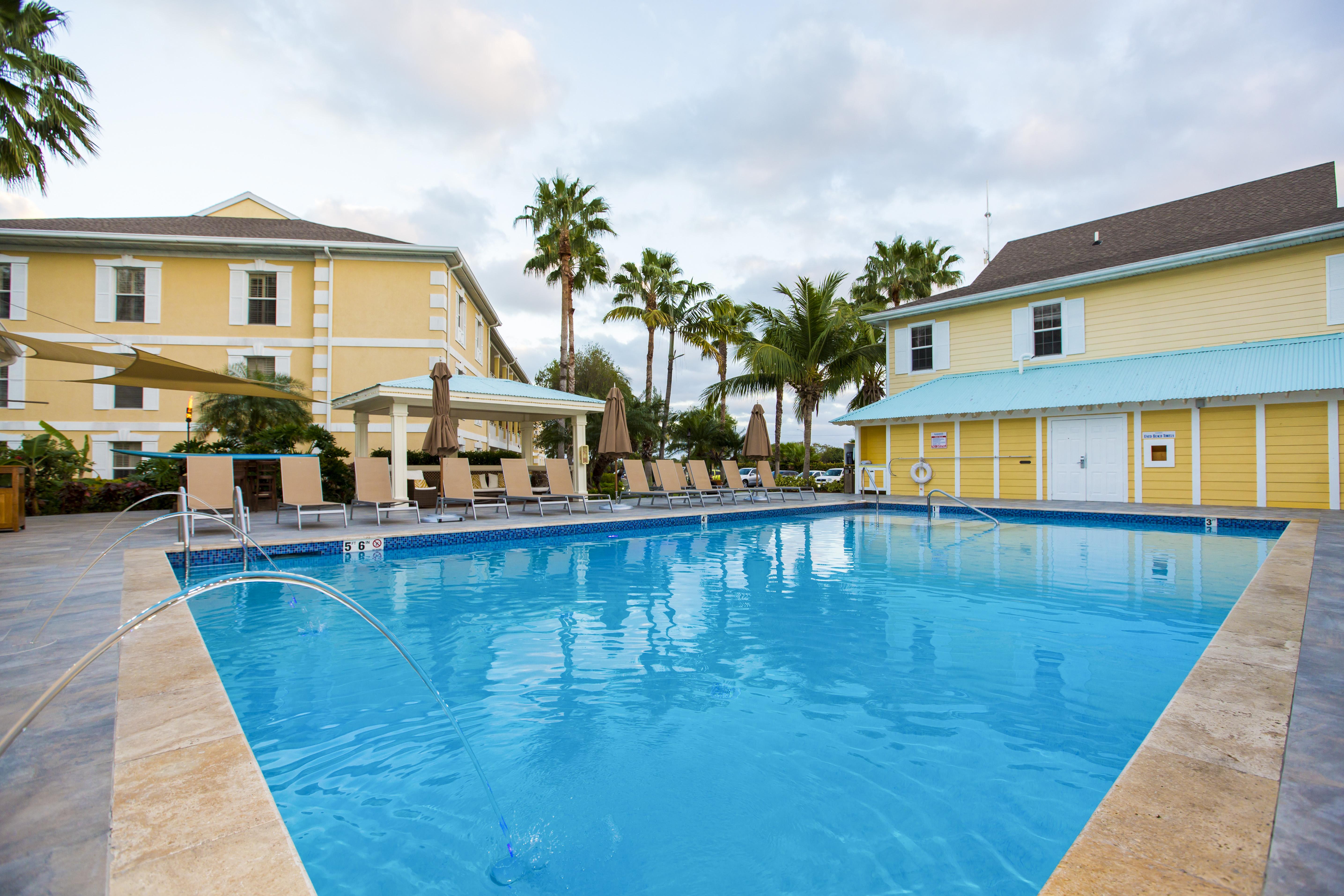 Sunshine Suites Resort West Bay Eksteriør billede