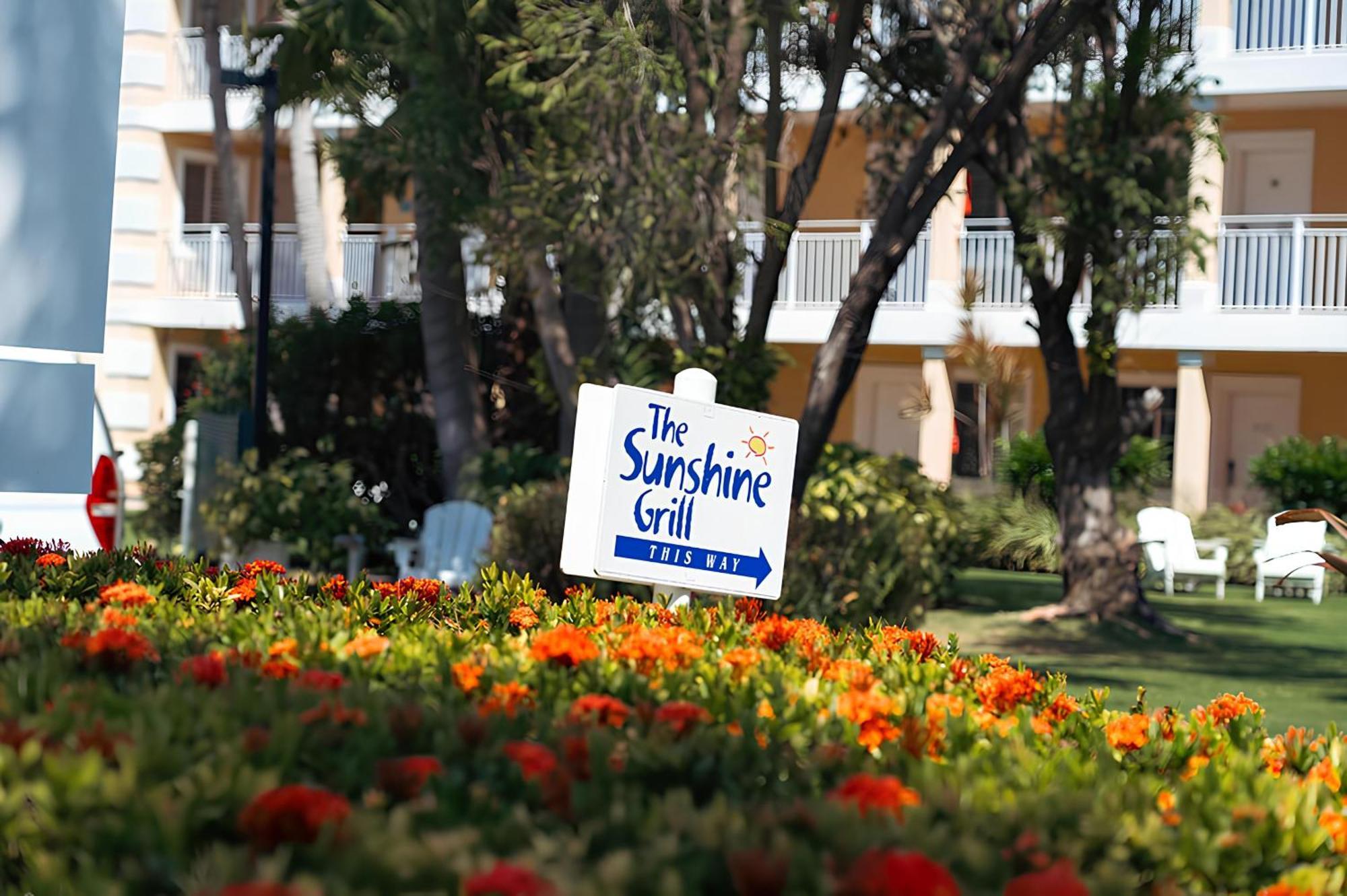 Sunshine Suites Resort West Bay Eksteriør billede