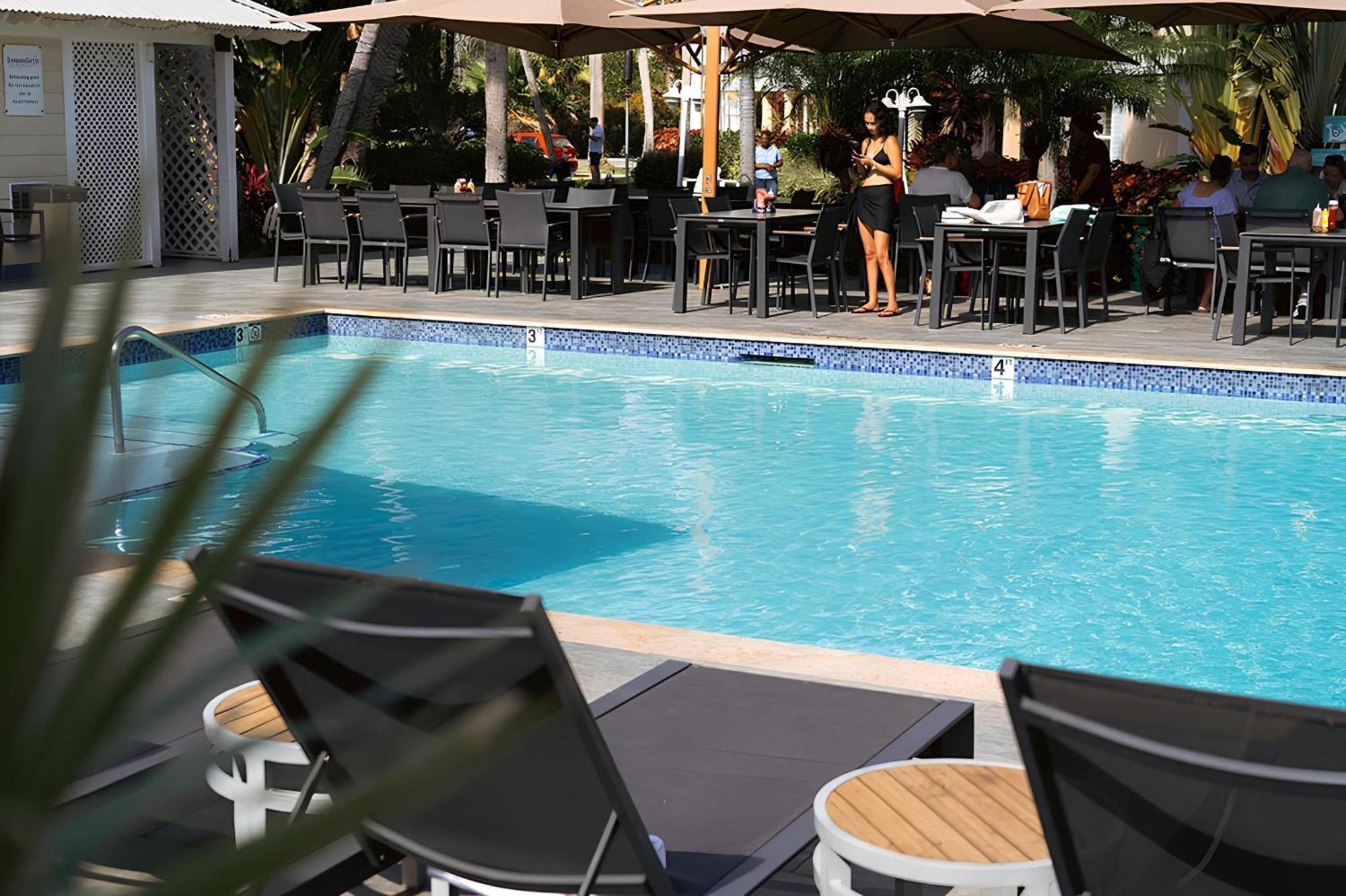 Sunshine Suites Resort West Bay Eksteriør billede